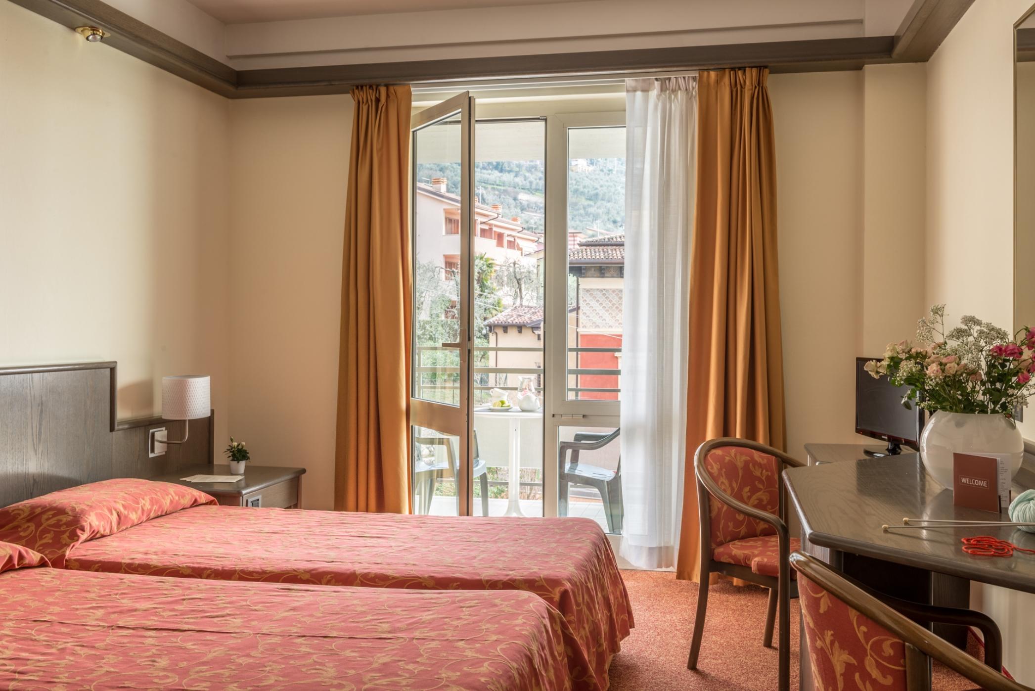 Hotel Drago Brenzone sul Garda Exterior photo